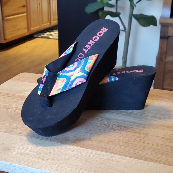 Rocket Dog Shoes Rocket Dog Flip Flops Poshmark